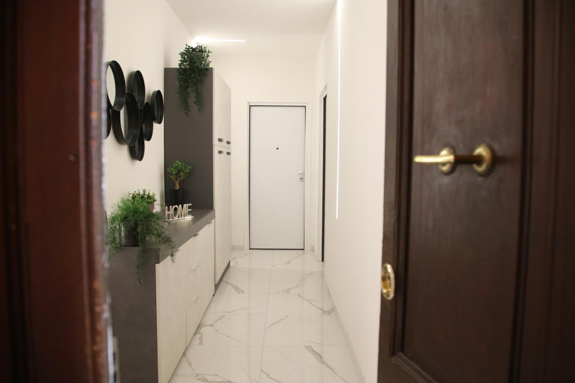 Emma And Livia's Vatican 2 Apartment *